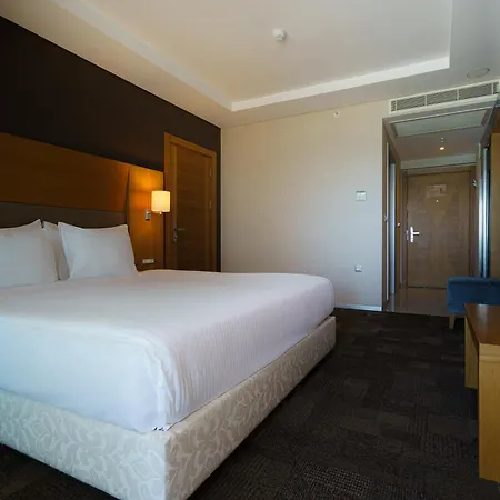 切什梅博亚利克海滩温泉酒店