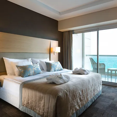 切什梅博亚利克海滩温泉酒店 5*